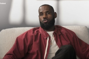 詹姆斯：我以身作则来感染队友，因为在团队运动里，没有人能独自一人成功。