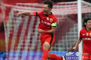 上海海港3-0完胜浙江队，中超联赛第29轮战罢