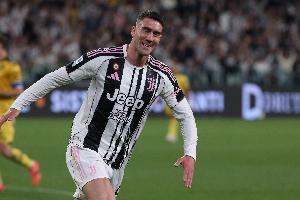 米体报道称，斯帕莱蒂有望助弗拉霍维奇实现能力提升，这或促使塞尔维亚人选择与球队续约。