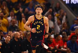 勇士队官方宣布，已触发并执行了波杰姆斯基2026-27赛季的球队选项。