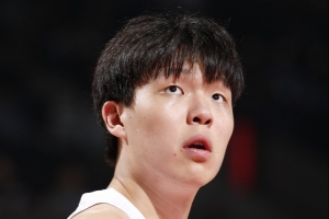 体坛周报：罗威伤愈回归，里斯状态出色，瀚森被下放发展联盟锻炼似在情理之中。