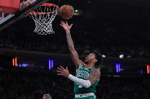 张佳玮：安芬尼-西蒙斯与霍勒迪的交易，凯尔特人与开拓者达成双赢。