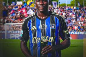 国米球探现场考察小将阿金桑米罗，据悉该记者在外租比萨期间表现出色。