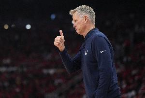 科尔：我们曾利用错位强攻低位，这一套在05年或许奏效，但如今已行不通。