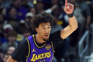 詹姆斯回归球队进攻？海斯：显然那是在你头上增加的另一个怪物