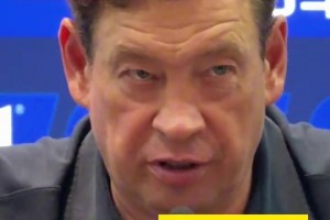 申花大胜后八万人响起掌声歌声，阿苏埃重新赢得球迷鼓励