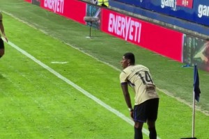 种族歧视盛行！拉什福德遭对手球迷辱骂：黑鬼老鼠