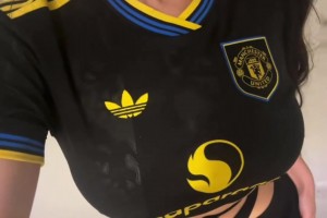 满分！！！大老师：你给曼联今年这件二客球衣打几分？