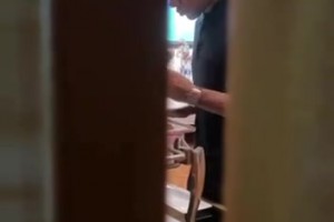 姆巴佩一到阿拉木图就开始吃吃吃吃，这视角怎么像私生饭