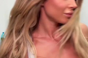 卡里乌斯老婆变装秀少了几分稚嫩，多了几分风韵~