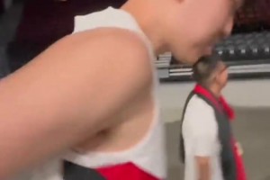 笑死！第一次穿球衣进开拓者主场是啥感觉？杨瀚森：挺凉快的