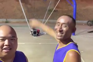 投篮真得可以练出来！贵州科比这底角三分投的真准啊！