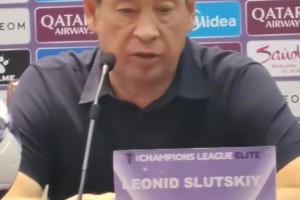 斯卢茨基:本场双方势均力敌，我对队员表现满意