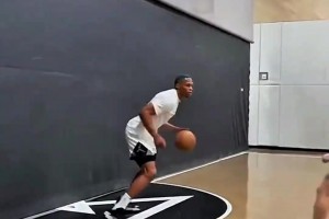 杨毅：威少在湖人时已失去了以往的冲劲 看到此时的他 我心里就特难受