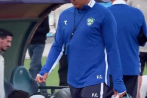 带队征战世界杯！卡纳瓦罗执教乌兹别克斯坦首训