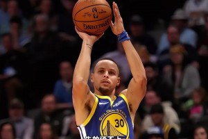 杨毅回答：库里三分球能力遇到高水平防守会不会失效？