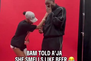 我的GOAT女友！阿德巴约和刚夺冠的阿贾疯狂秀恩爱