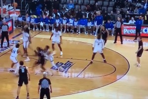 大爆发！张博源最新美高比赛轰35分：命中8记三分！