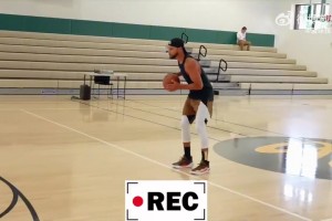 曼联虽然现场成绩差点意思，但是曼联的女球迷好看啊~