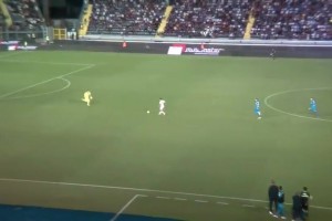 曾经的基耶萨！球迷：只有踢过球的才知道，这一下爬起来有多难