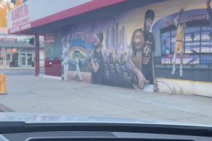 这颜值是不是目前曼联队中最帅了，小姐姐能不能叫芒特把胡子刮刮