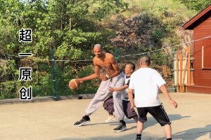 高僧果然强！文班在少林寺打球时的高清画面：随手超级大帽