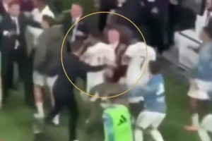 姆巴佩阻止维尼修斯参与冲突，最后他也控制不住自己了